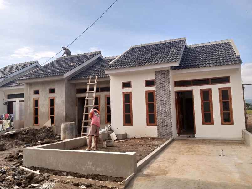 dijual rumah jalan cilurung lebakwangi