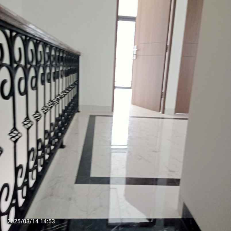 dijual rumah jalan curug agung tanah