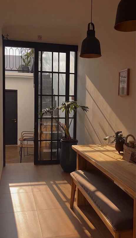 dijual rumah jalan damai