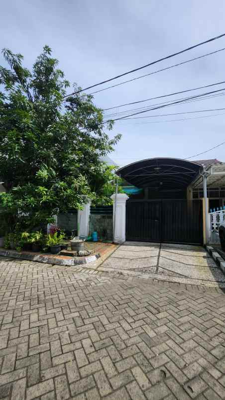 dijual rumah jalan darmo sentosa raya