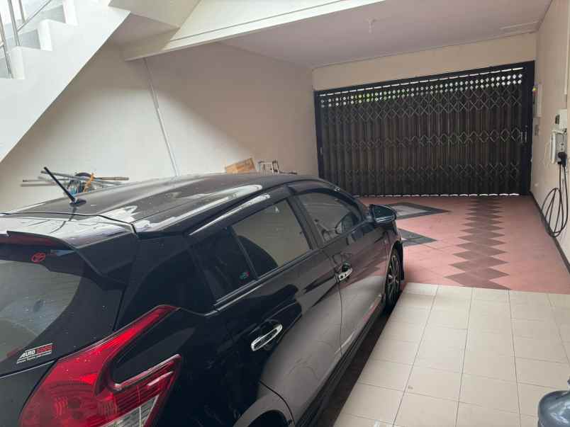 dijual rumah jalan dharmahusada permai