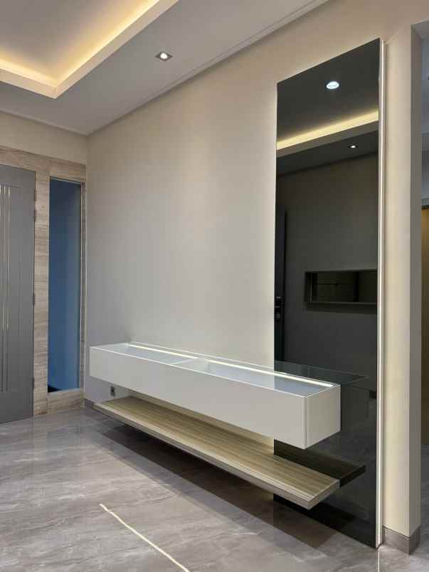 dijual rumah jalan dian istana