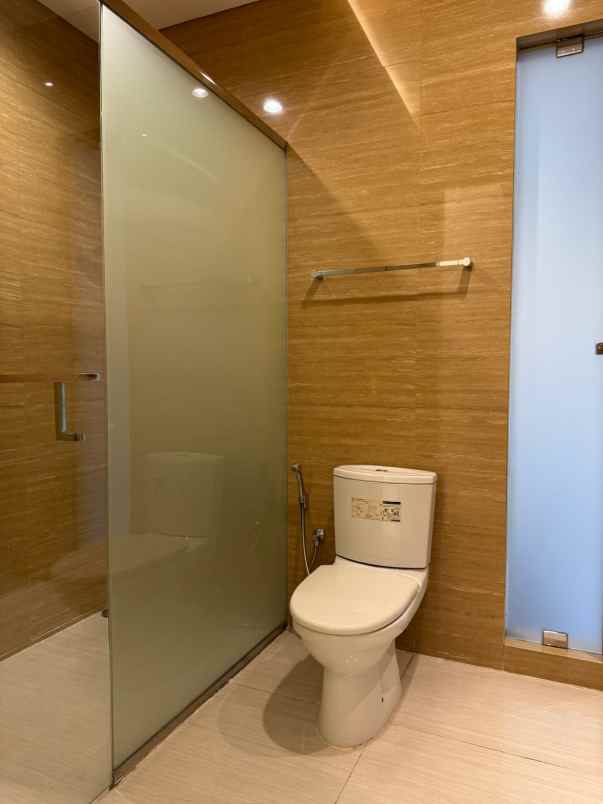 dijual rumah jalan dian istana