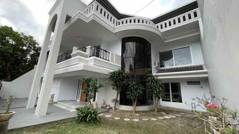 dijual rumah jalan gatsu 1