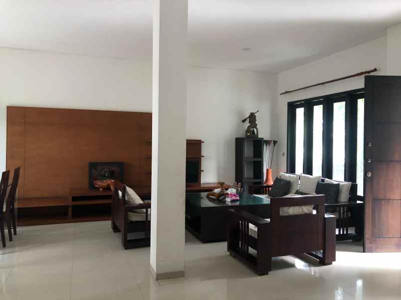 dijual rumah jalan gn tangkuban perahu