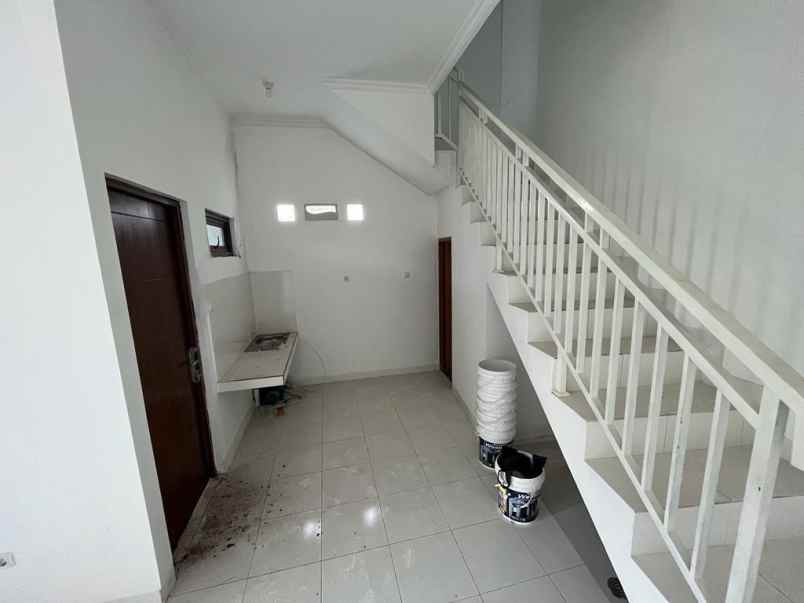 dijual rumah jalan gorda