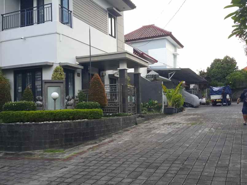 dijual rumah jalan gunung sanghyang