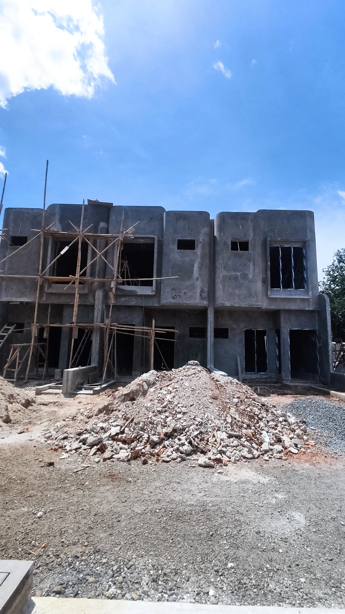 dijual rumah jalan h upni desa dangdang