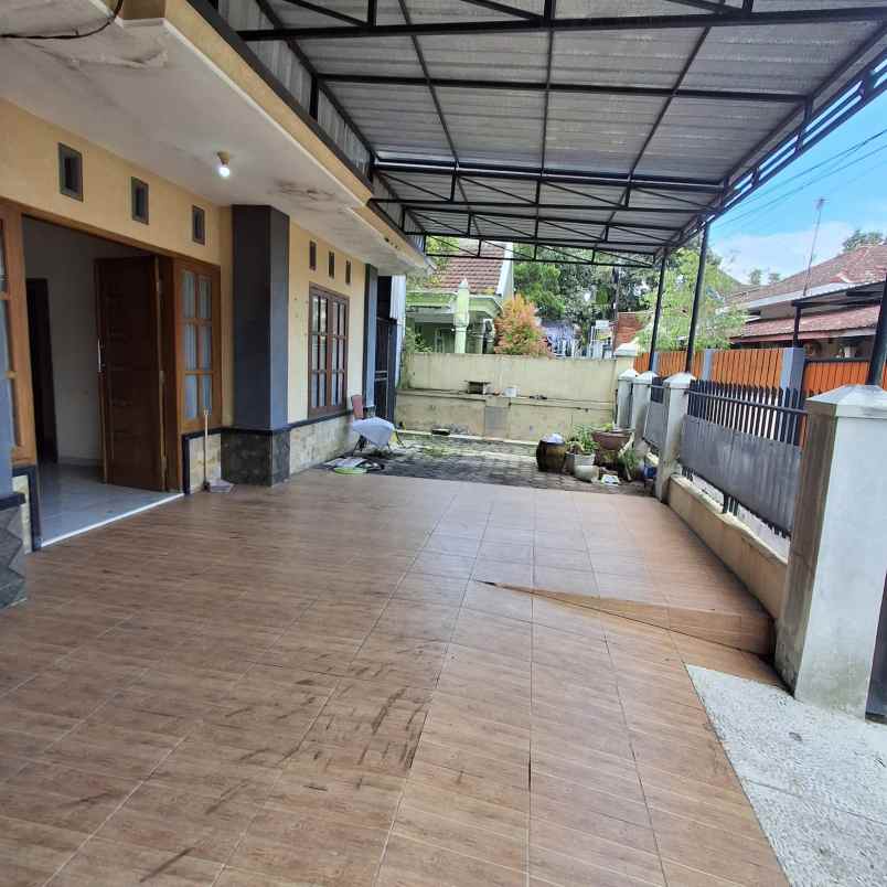 dijual rumah jalan jaksa agung suprapto
