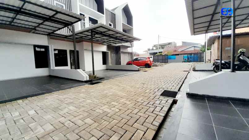 dijual rumah jalan juanda depok