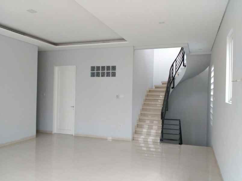 dijual rumah jalan kebon jahe ii