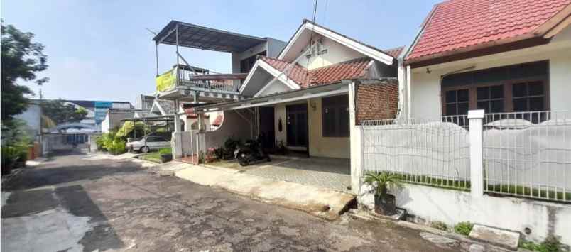 dijual rumah jalan kemang sari kavling