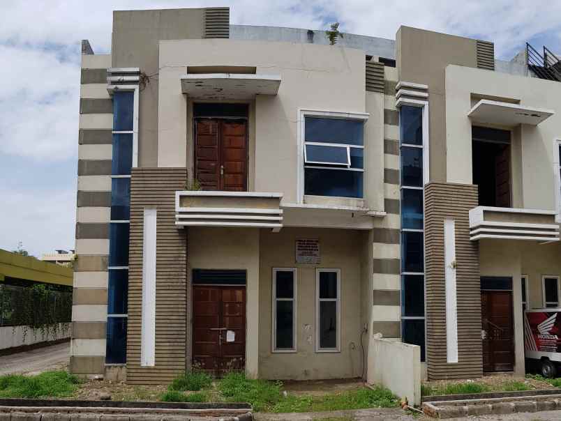 dijual rumah jalan lotus medan estate