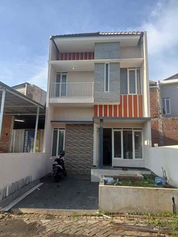 dijual rumah jalan mojorejo batu