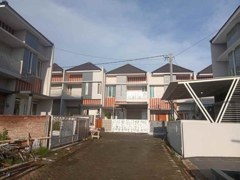 dijual rumah jalan mojorejo batu