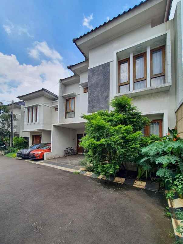 dijual rumah jalan raya cilandak