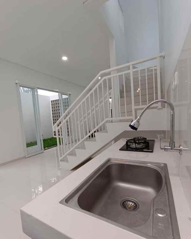 dijual rumah jalan raya jombang ciputat