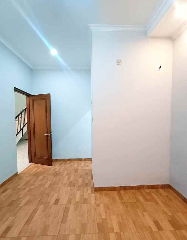 dijual rumah jalan raya kejaksaan joglo