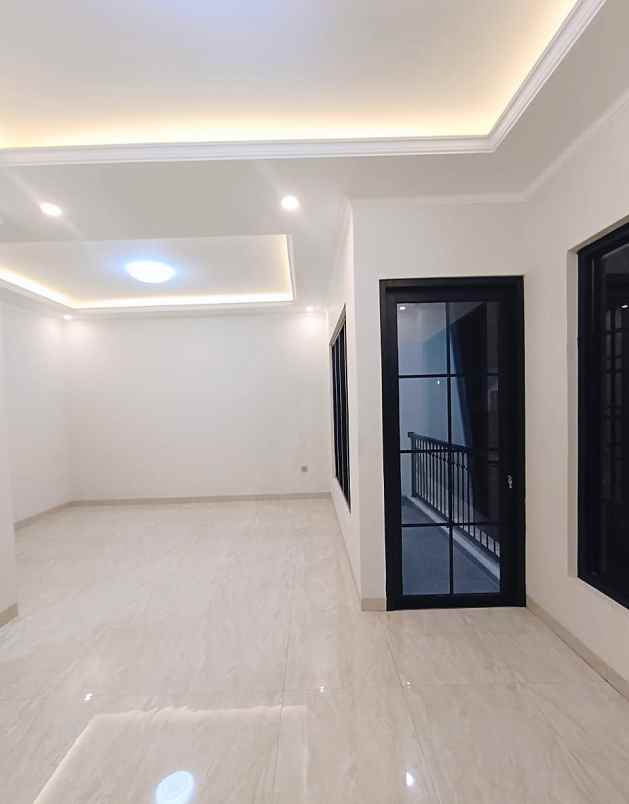 dijual rumah jalan raya kejaksaan joglo