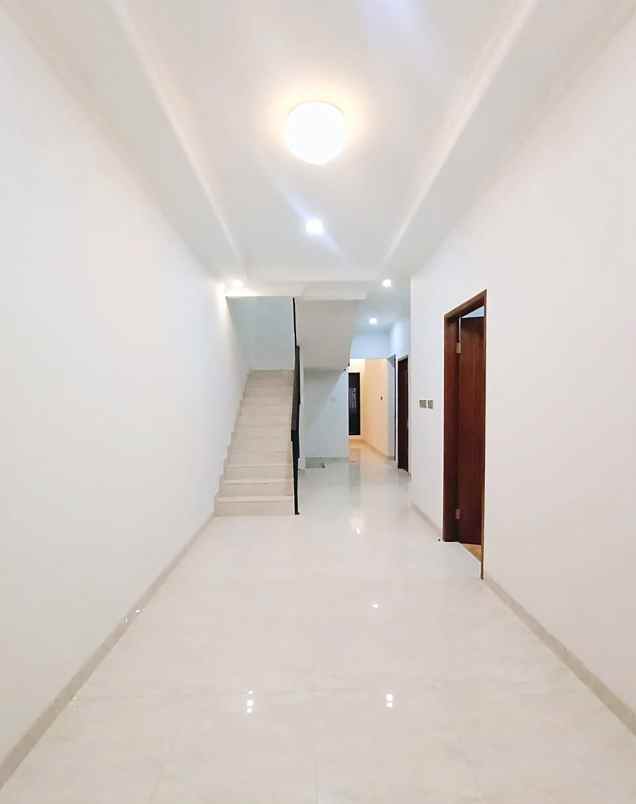 dijual rumah jalan raya kejaksaan joglo