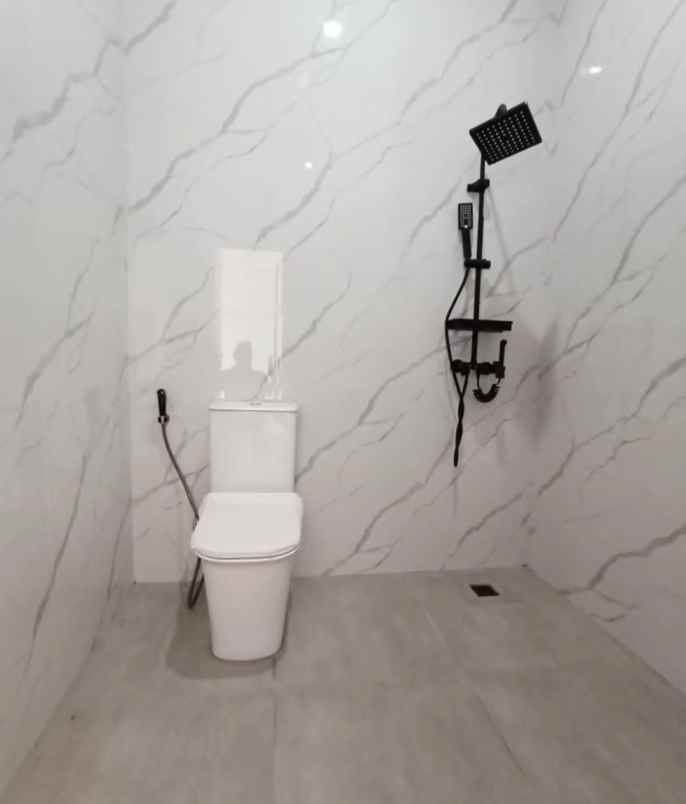 dijual rumah jalan raya komplek dki joglo