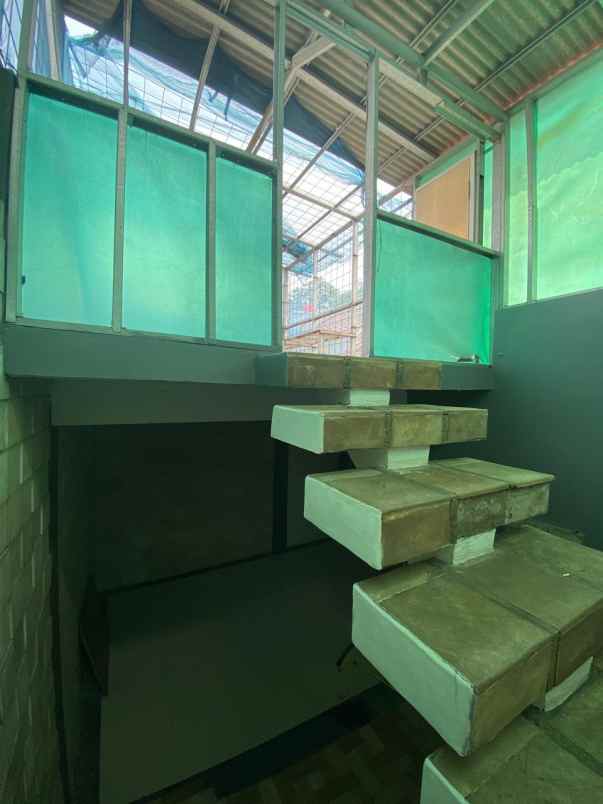 dijual rumah jalan raya meruyung limo