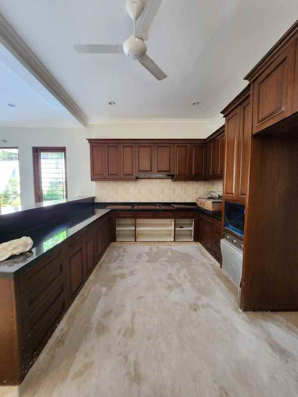 dijual rumah jalan raya pejaten jakarta