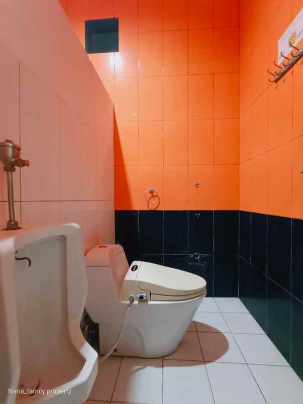 dijual rumah jalan raya permata hijau