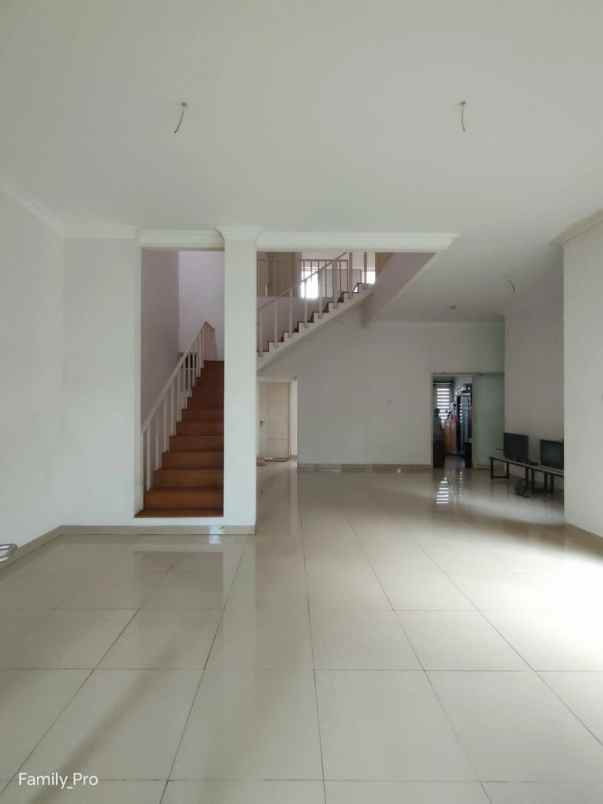 dijual rumah jalan raya pesanggrahan