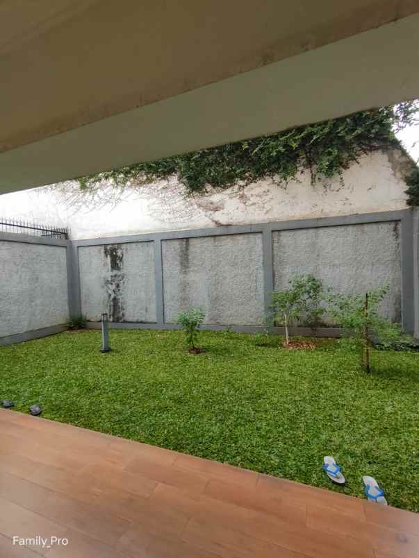 dijual rumah jalan raya pesanggrahan