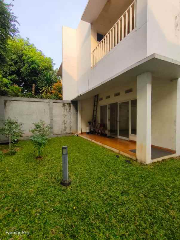 dijual rumah jalan raya pesanggrahan