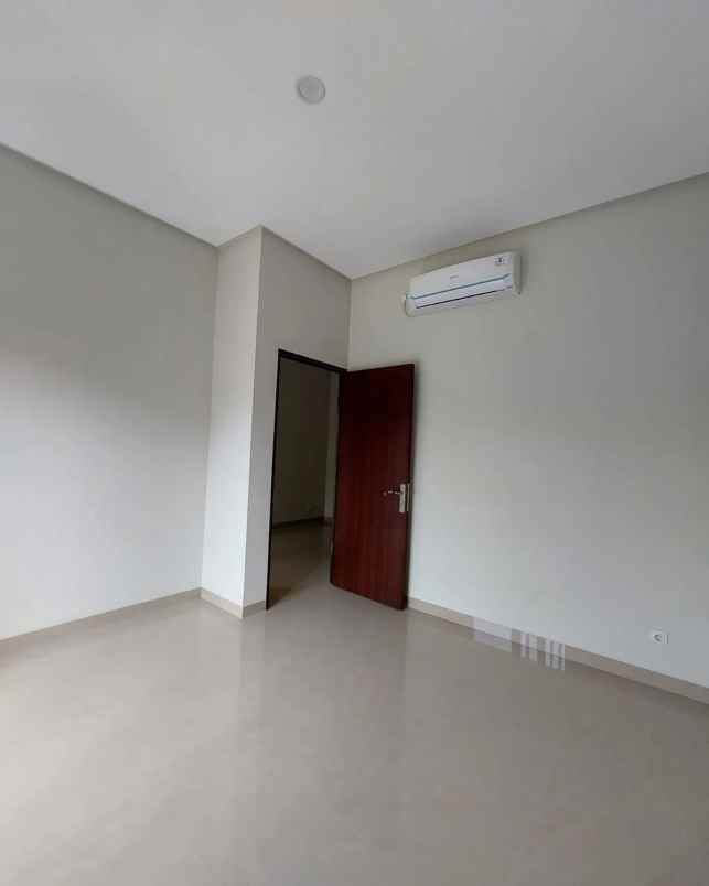 dijual rumah jalan raya pinang