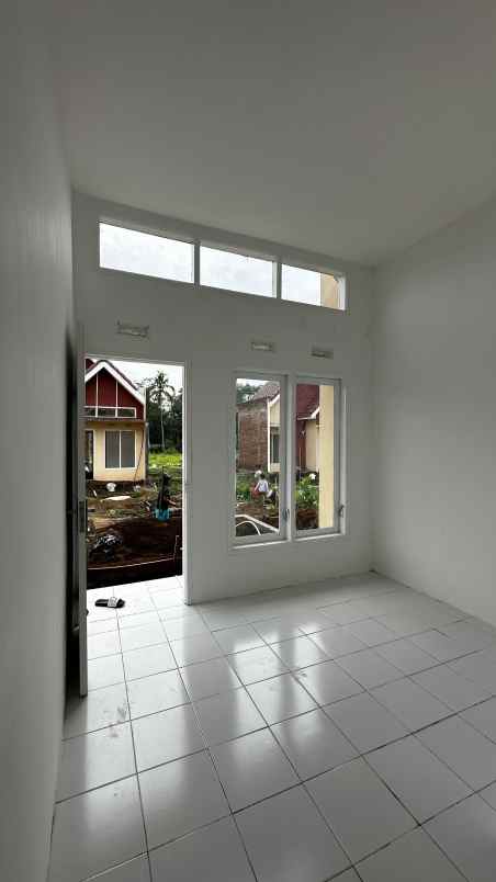 dijual rumah jalan raya tlogowaru