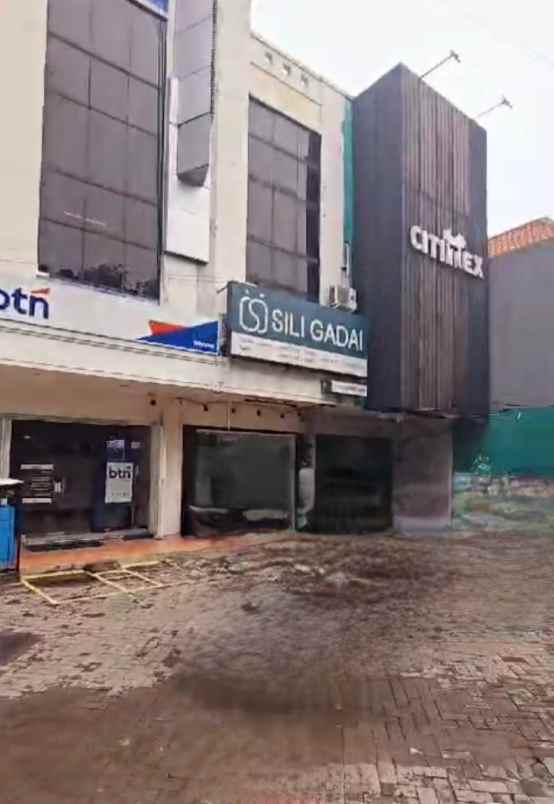 dijual rumah jalan raya wiyung