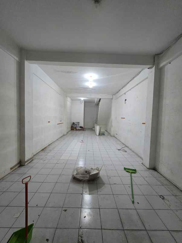 dijual rumah jalan raya wiyung