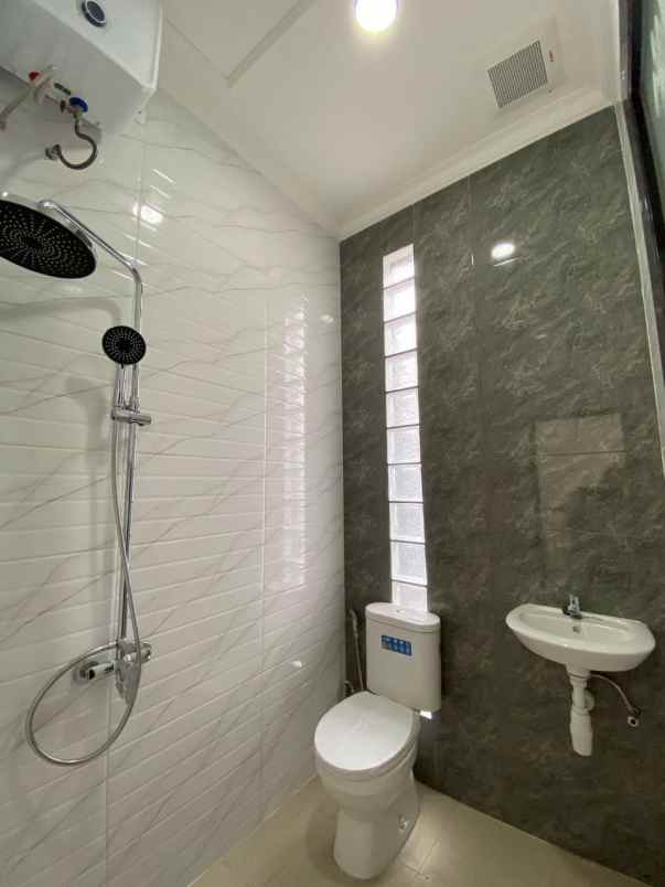 dijual rumah jalan sekarsari tlogowaru