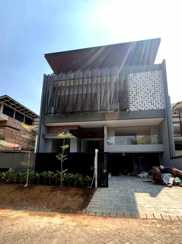 dijual rumah jalan somerset