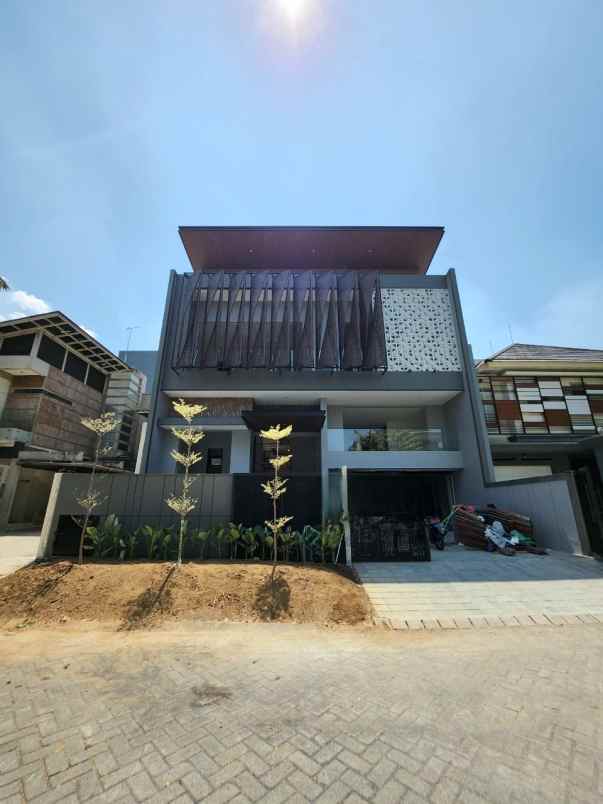 dijual rumah jalan somerset