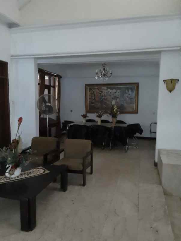 dijual rumah jalan tegal