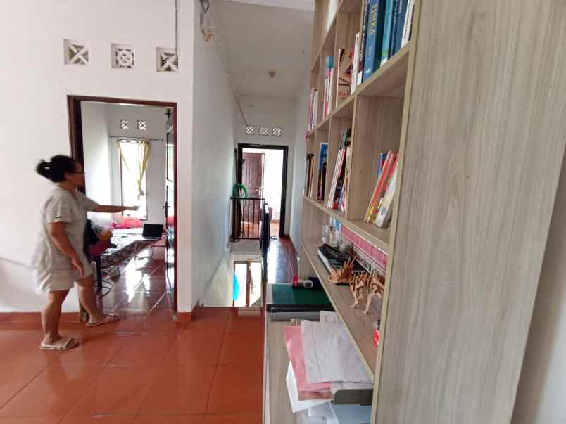 dijual rumah jalan teratai maguwoharjo