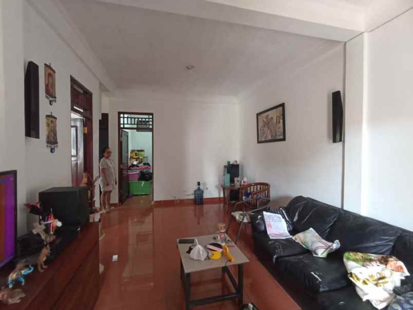 dijual rumah jalan teratai maguwoharjo