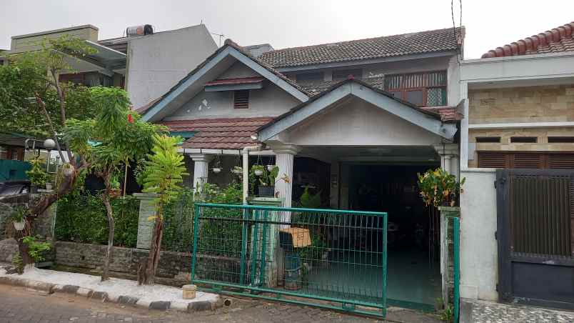 dijual rumah jalan utama kemang pratama