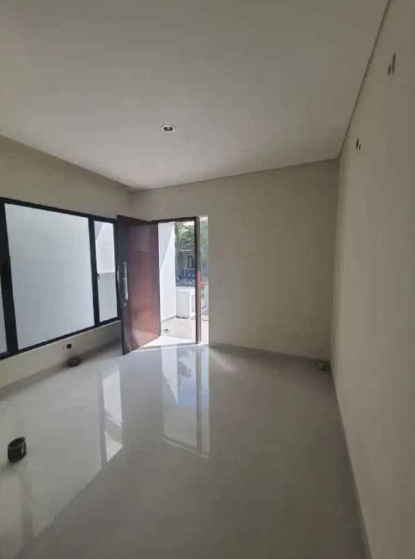 dijual rumah jalan woodland citraland