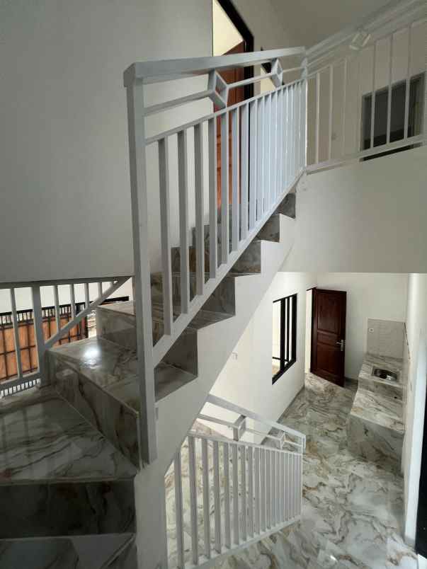 dijual rumah jatisari