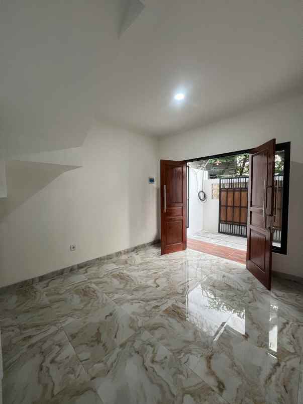 dijual rumah jatisari