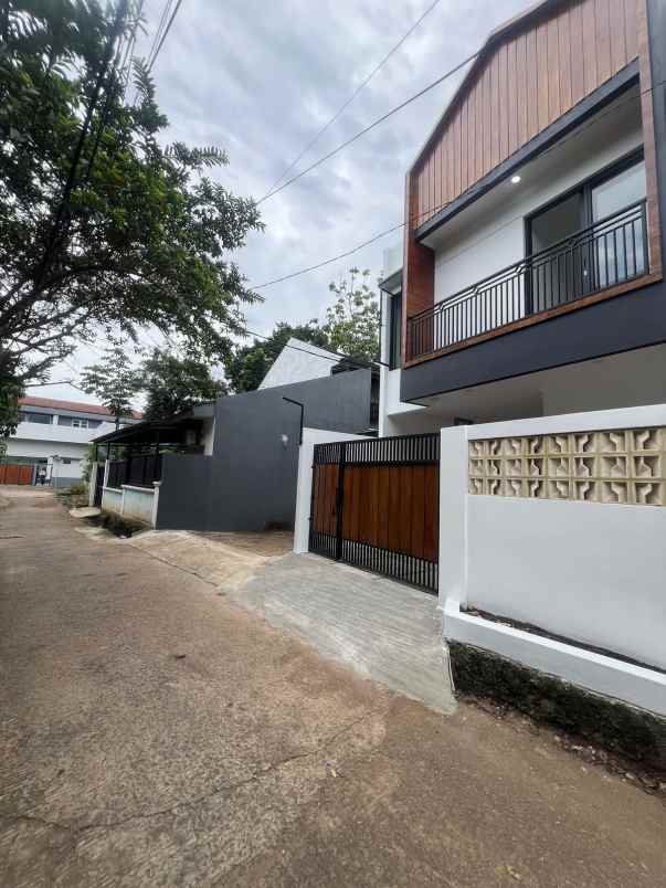 dijual rumah jatisari