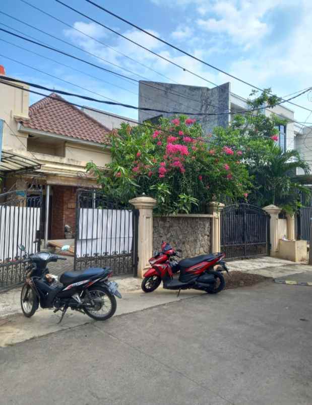 dijual rumah jatiwaringin asri pondok gede