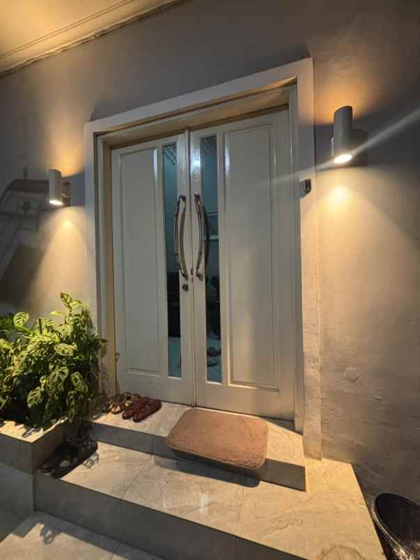 dijual rumah jatiwaringin bekasi