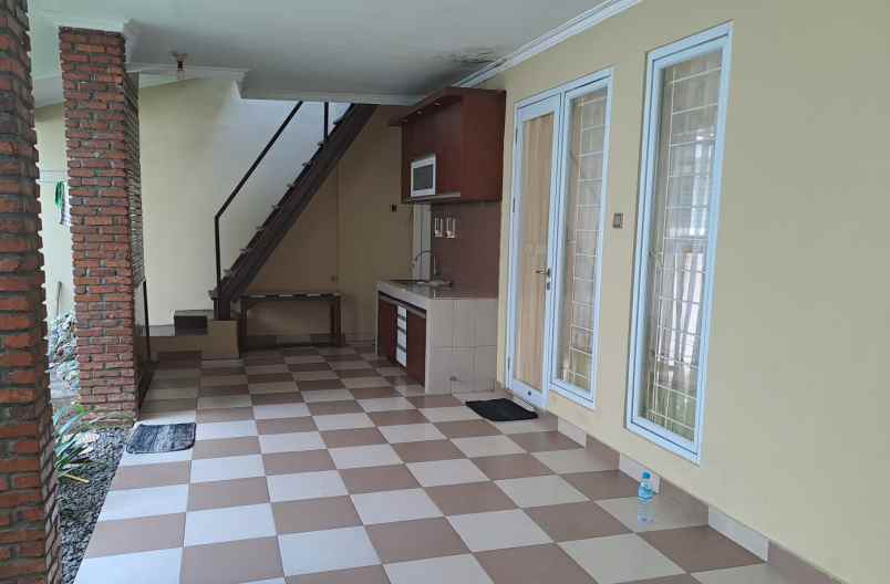 dijual rumah jelupang