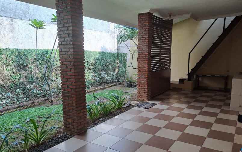 dijual rumah jelupang